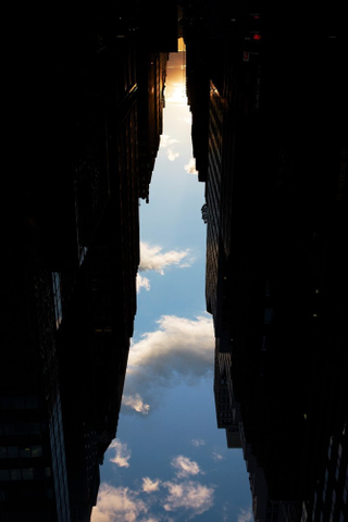 Illustration for article titled These Heavenly Photos Reveal Cities Hidden In the Sky Above NYC